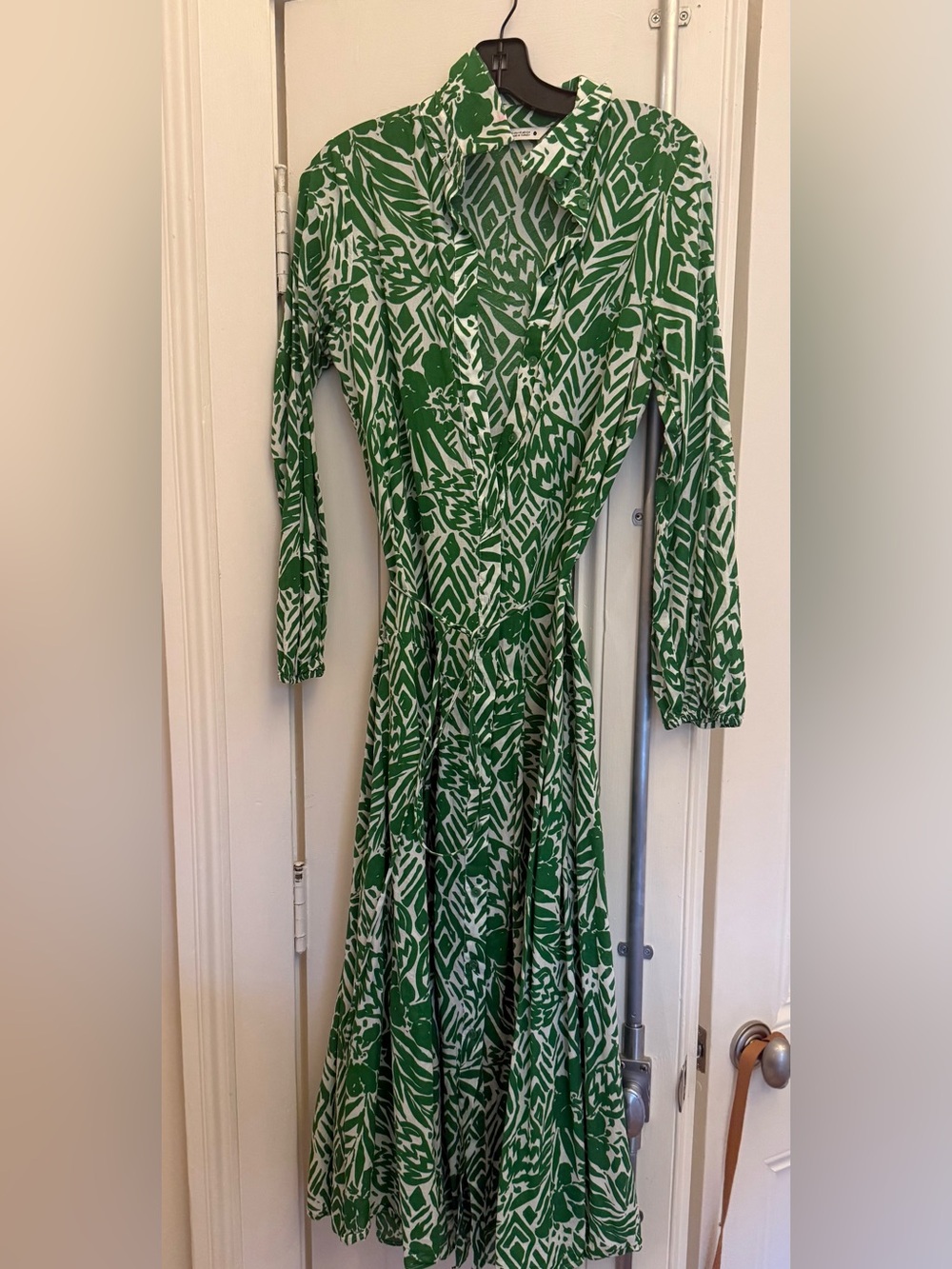Zara Green and White Long-Sleeve Printed Midi Dress